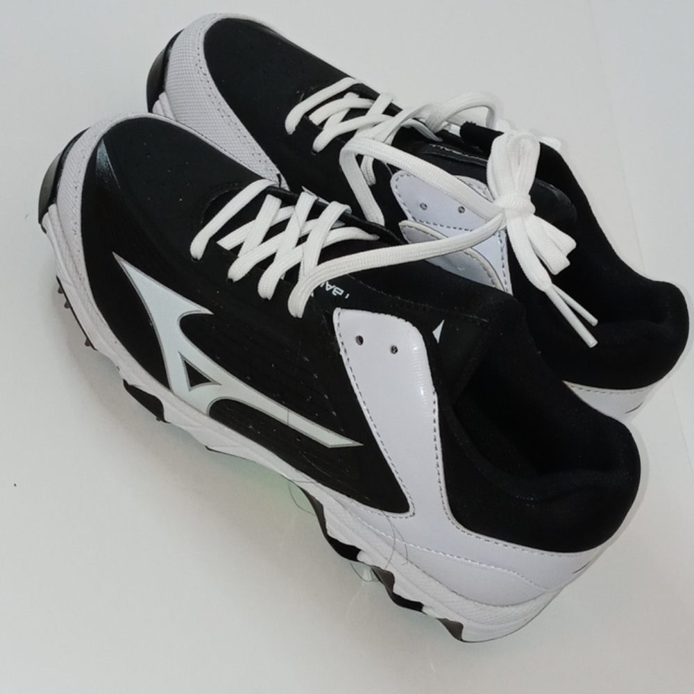 Women's Mizuno Softball Baseball Cleats